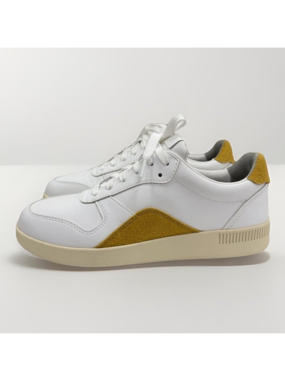 Everlane ReLeather® Court Sneaker size 5 Women's Lace-up Shoes White/Mustard